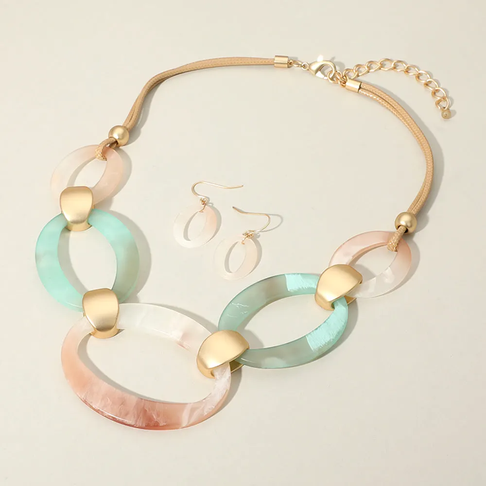 iLLASPARKZ Bold Matte Finish Resin Oval Link Statement Necklace
